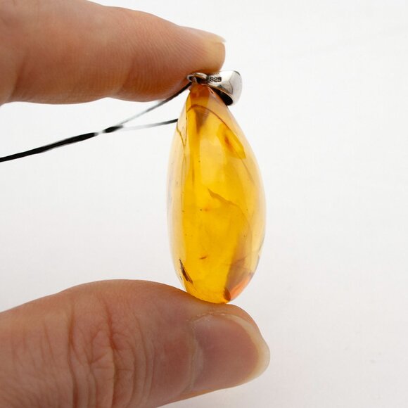 Baltic Amber Pendant with Insect Inclusion, 100% Natural Golden Amber stone 11gr - Picture 6 of 8